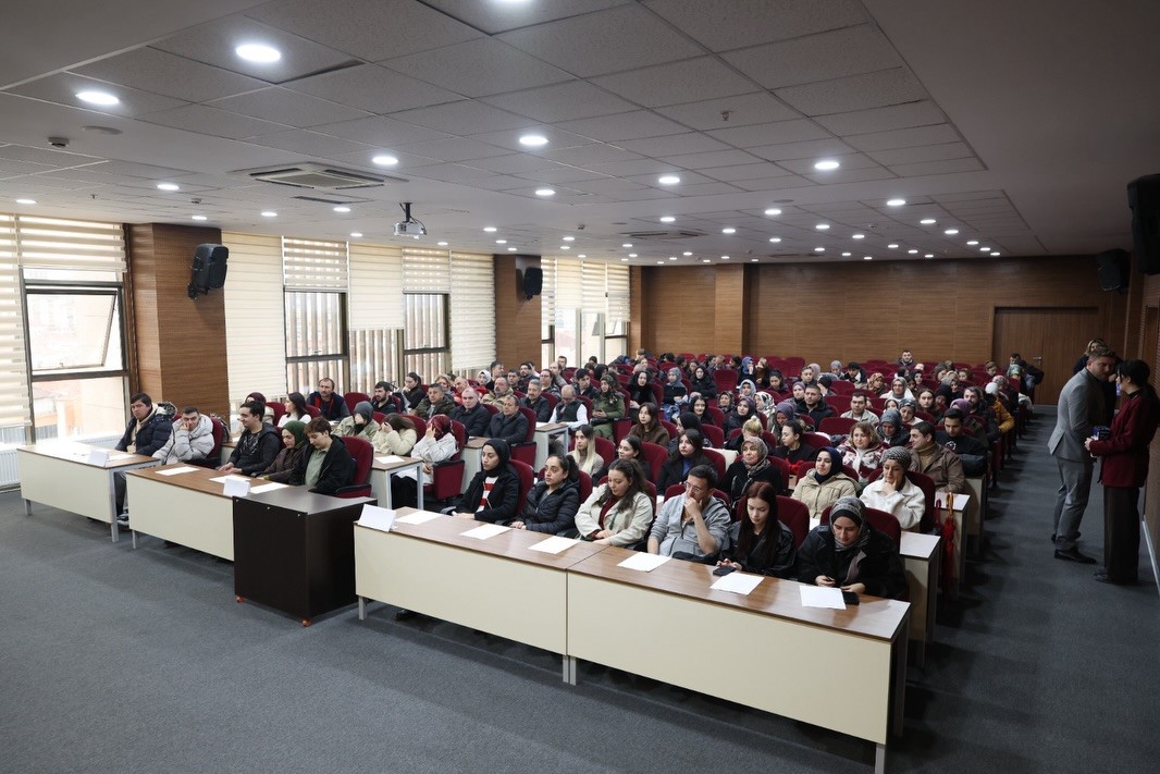 İş arayanlar ve işverenler aynı masada buluştu
