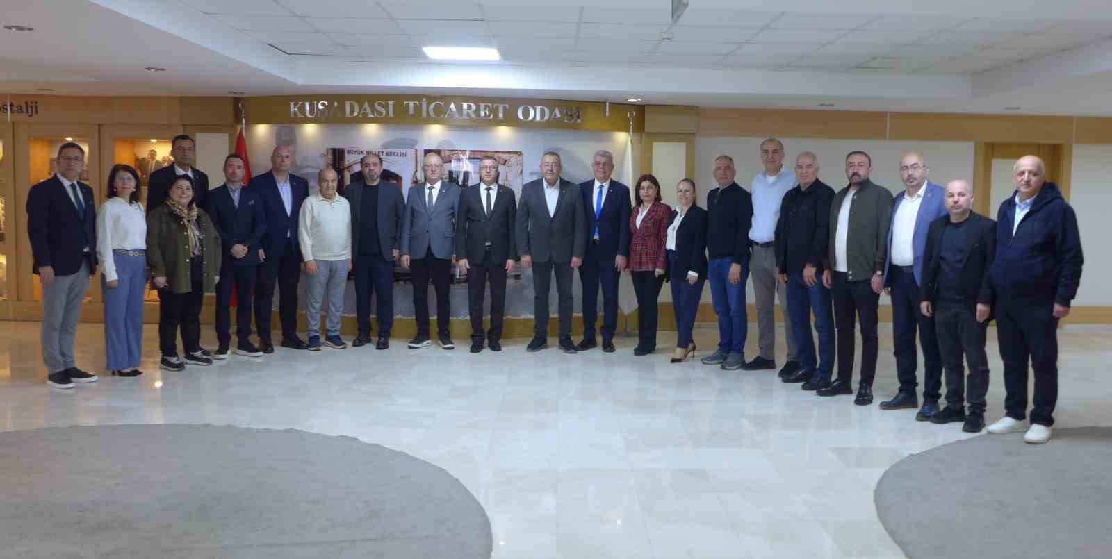 İş dünyası temsilcileri Kuşadası’nda buluştu
İş dünyası temsilcileri Kuşadası’nda buluştu