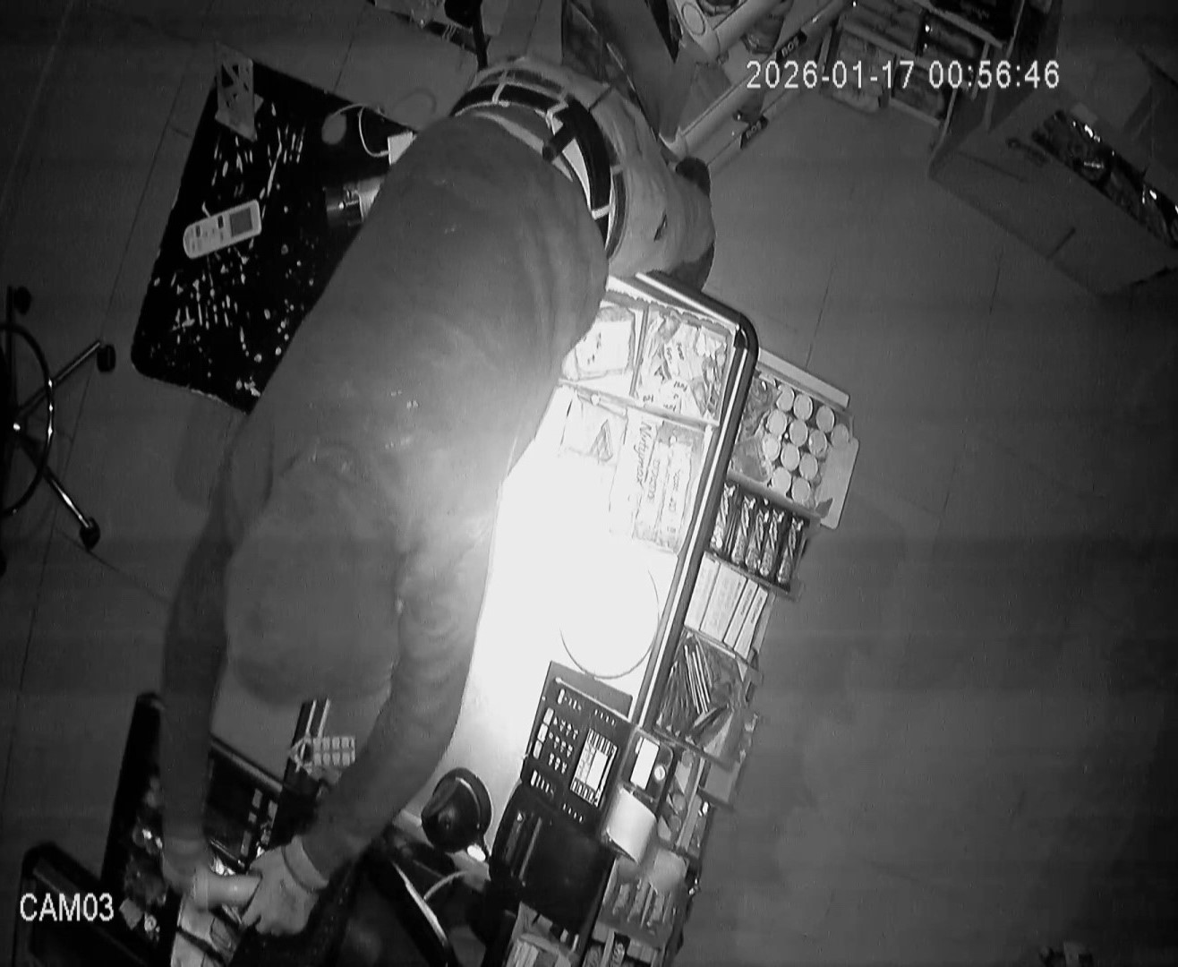 İş yerlerine giren hırsızlar ne bulduysa çaldı: 2 şüpheli tutuklandı
