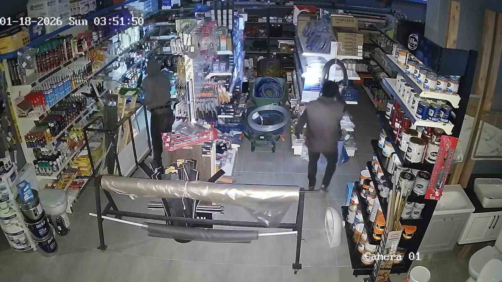 İş yerlerine giren hırsızlar ne bulduysa çaldı: 2 şüpheli tutuklandı
