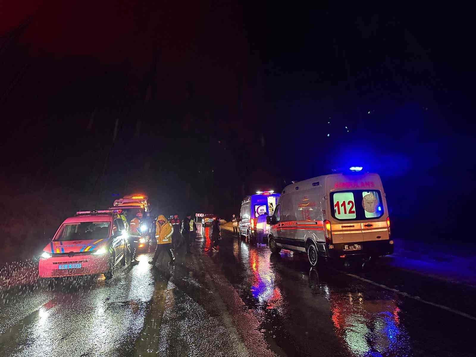 İşçi servisi şarampole devrildi: 17 yaralı
