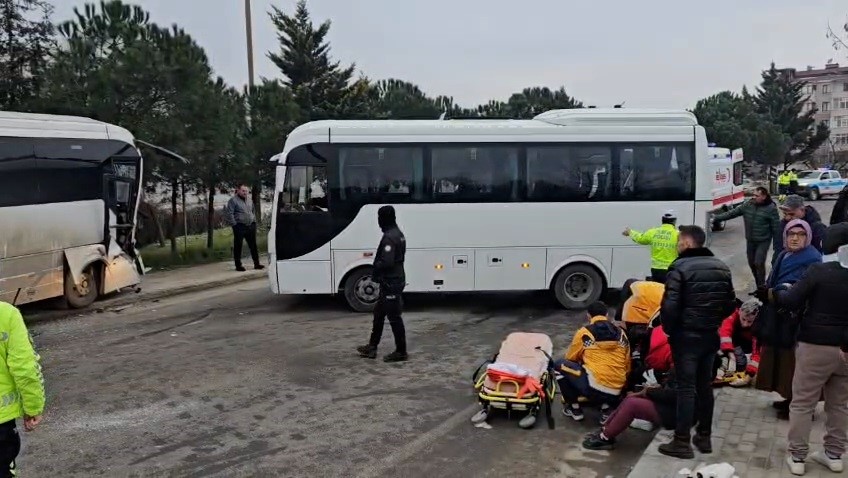 İşçi servisleri çarpıştı: 19 yaralı
