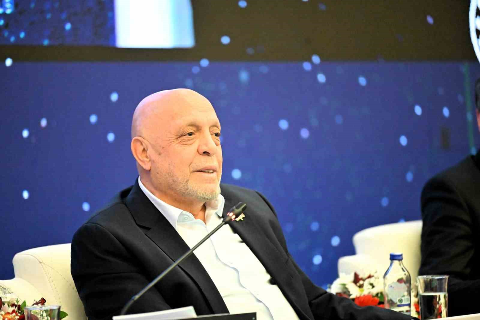 İşçi ve memur konfederasyonlarından dijital dönüşüm uyarısı: "Doğru yönetilmezse sosyal adaletsizlikleri derinleştirebilir"
İşçi ve memur konfederasyonlarından dijital dönüşüm uyarısı: "Doğru yönetilmezse sosyal adaletsizlikleri derinleştirebilir"