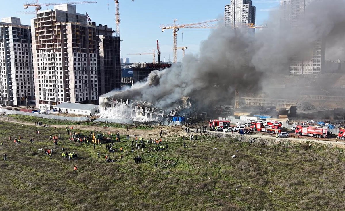 İşçilerin kaldığı konteynerde çıkan yangın kontrol altına alındı
