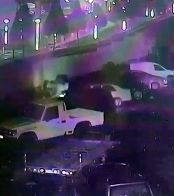 Isınmak için yaktığı ateş 5 aracı küle çevirdi
Isınmak için yaktığı ateş 5 aracı küle çevirdi