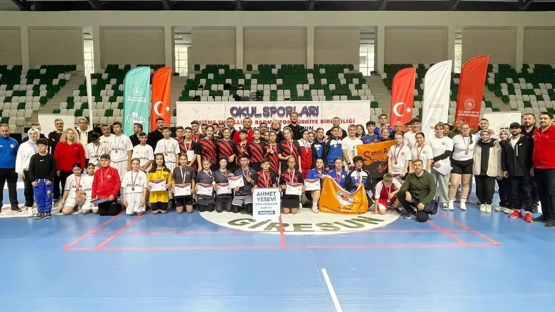 İşitme Engelliler Badminton Türkiye Şampiyonası’nda Eskişehir’den büyük başarı
