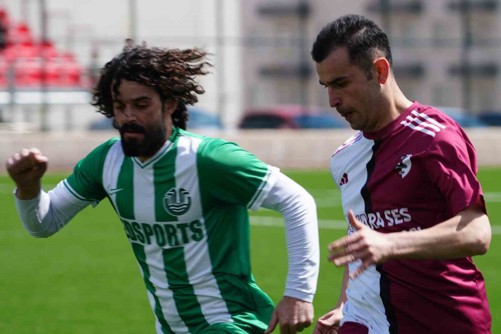 İşitme Engelliler Futbol Süper Ligi: Kırşehir İESK: 0 - Ankara İESK: 2
İşitme Engelliler Futbol Süper Ligi: Kırşehir İESK: 0 - Ankara İESK: 2