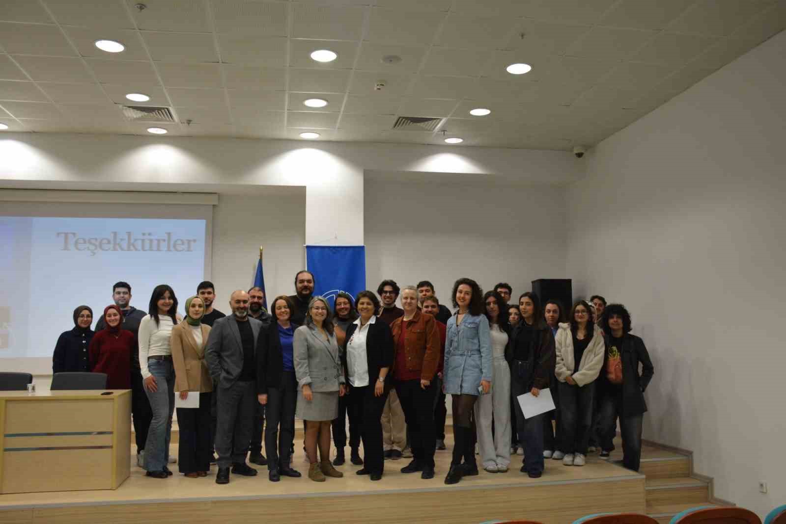 "İşitme Kayıplı Çocuklarla Çalışma" semineri
