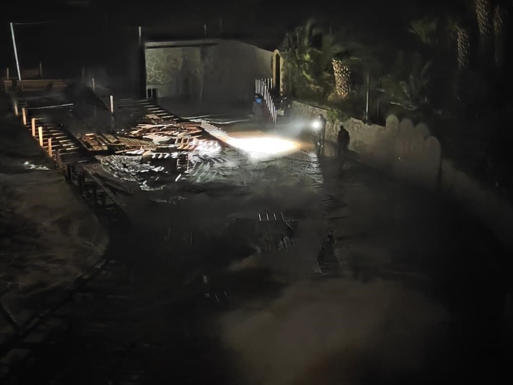 İskelede bir işçinin hayatını kaybettiği kazada firma sahibi tutuklandı
İskelede bir işçinin hayatını kaybettiği kazada firma sahibi tutuklandı