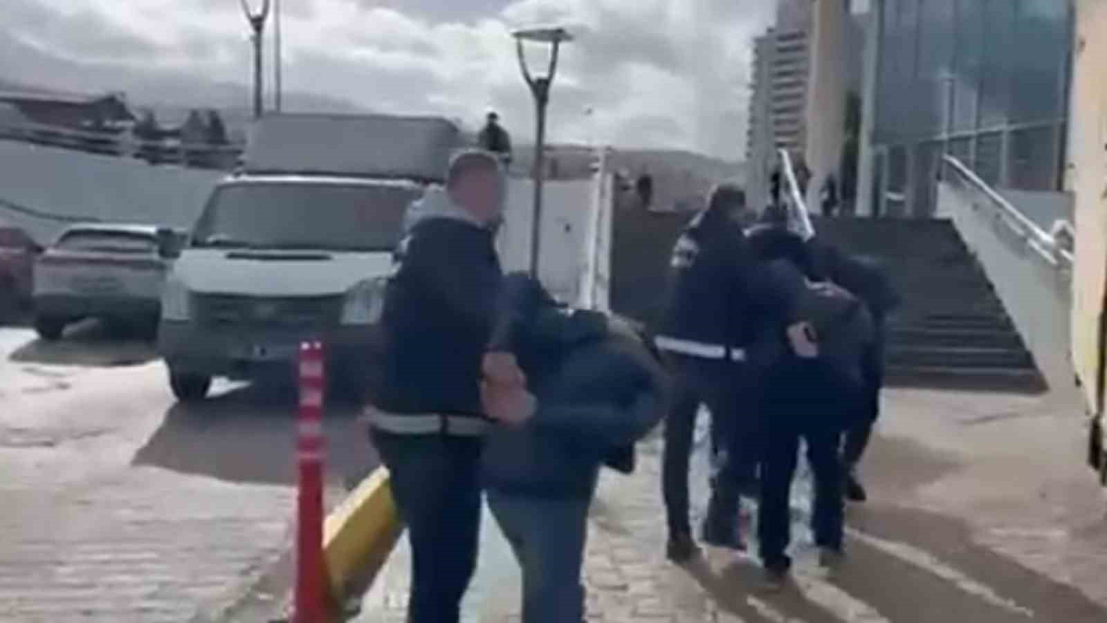 İskenderun’da aranan 3 şahıs yakalandı
