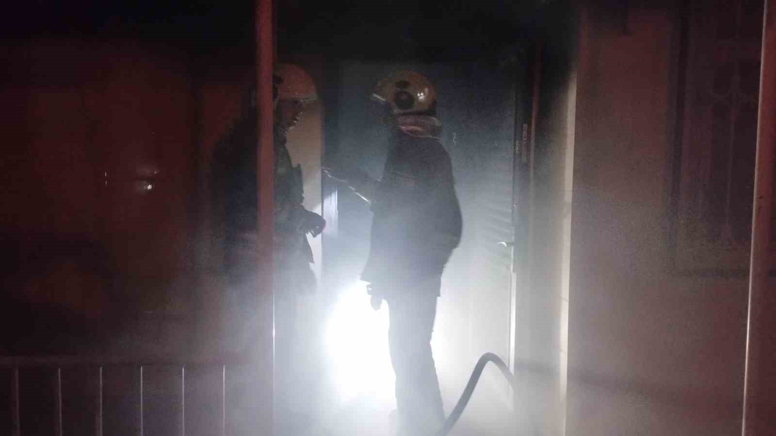 İskenderun’da  ev yangını
