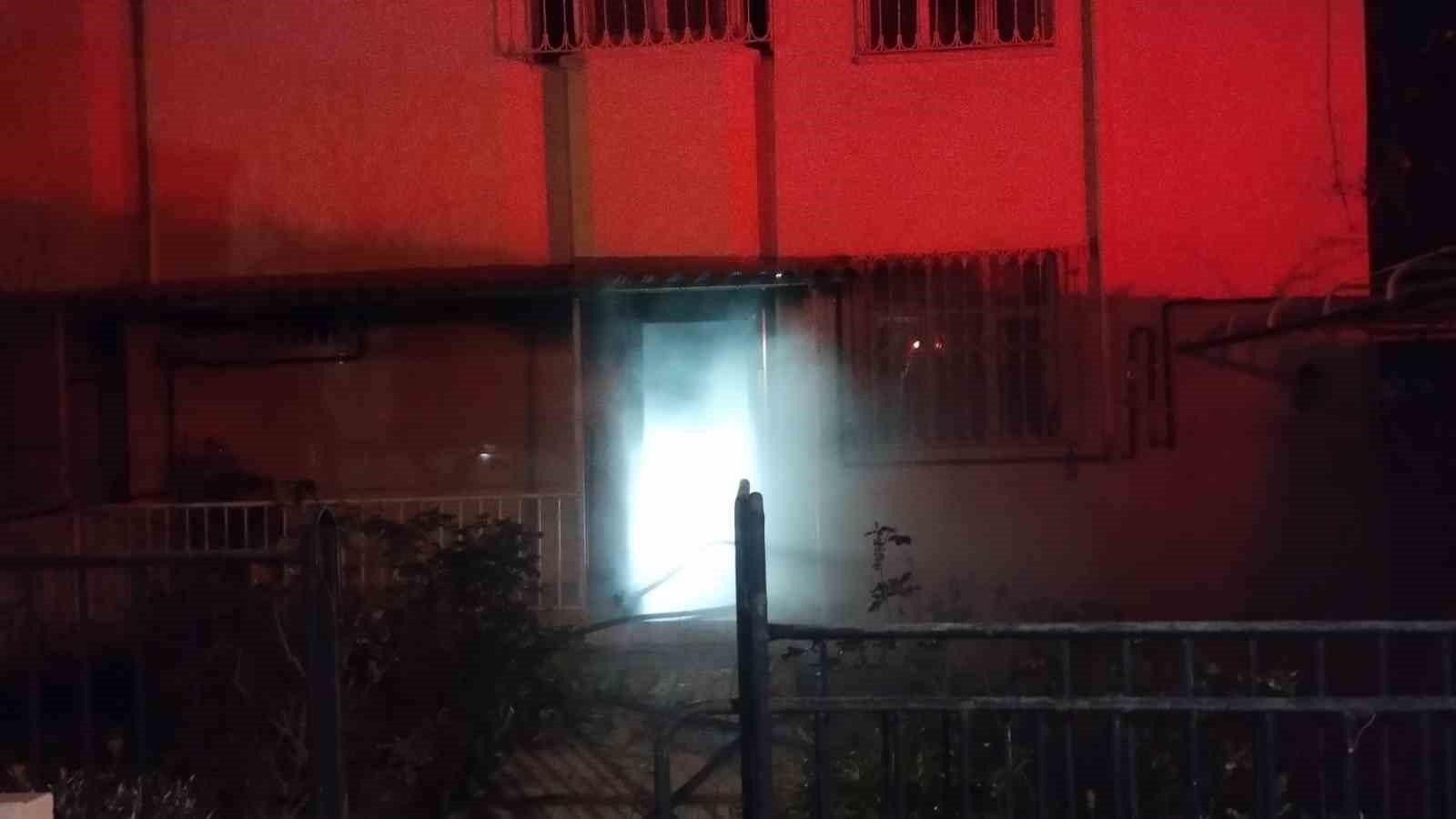 İskenderun’da  ev yangını
