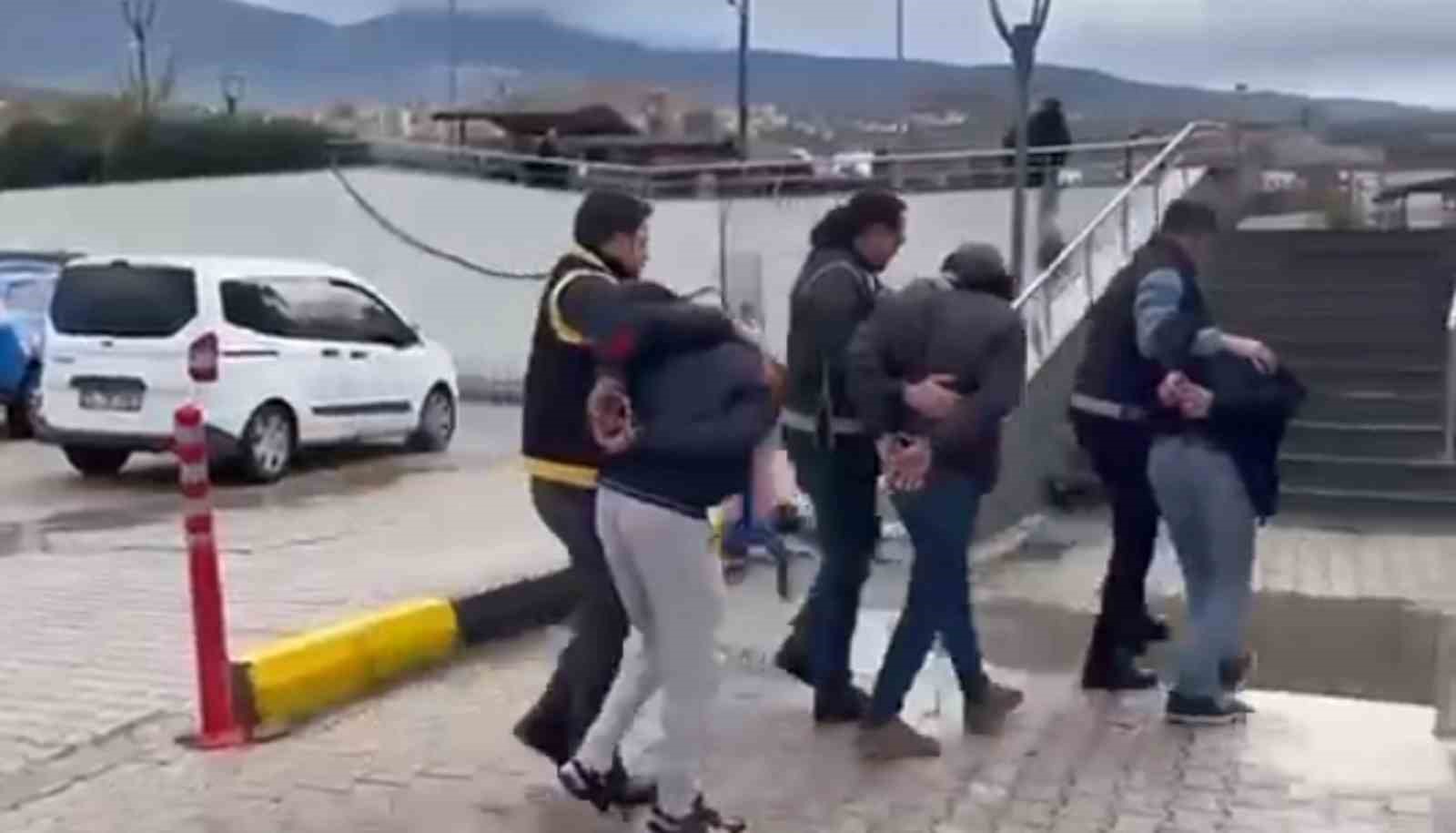 İskenderun’da hapis cezası ile aranan 3 şahıs yakalandı
