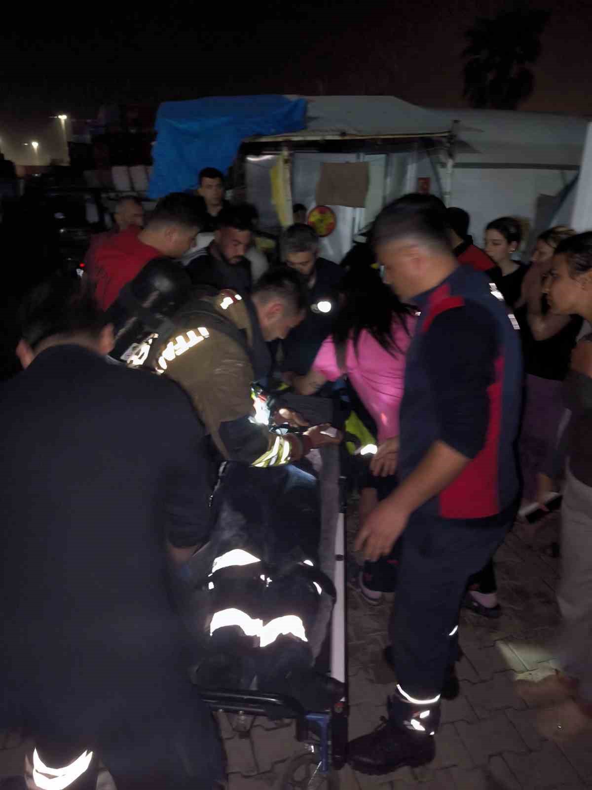 İskenderun’da konteyner yangınında 2 kişi dumandan etkilendi
