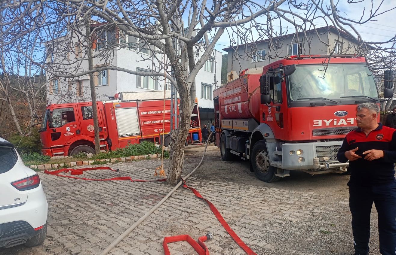 İskenderun’da müstakil ev yangını
