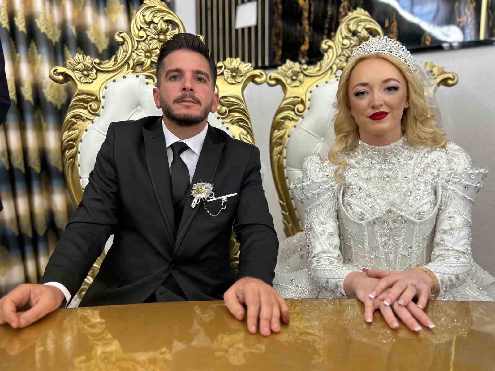 İskoçyalı geline Van usulü düğün
