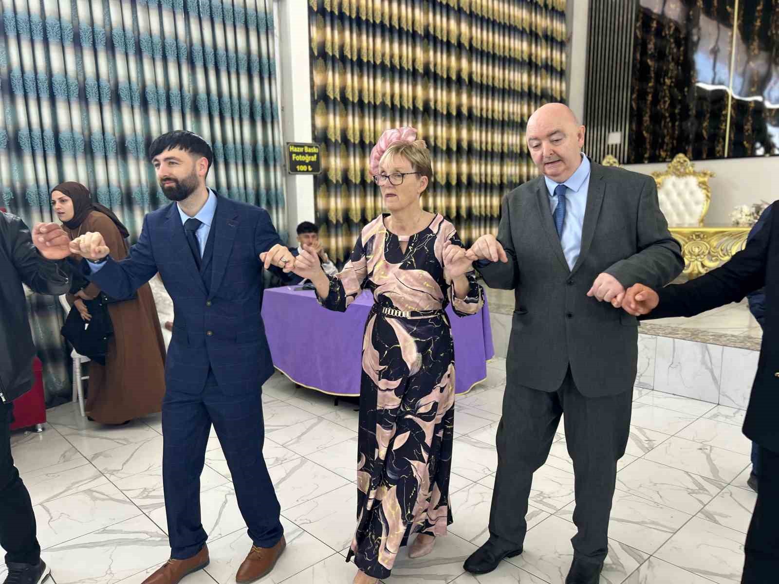 İskoçyalı geline Van usulü düğün
