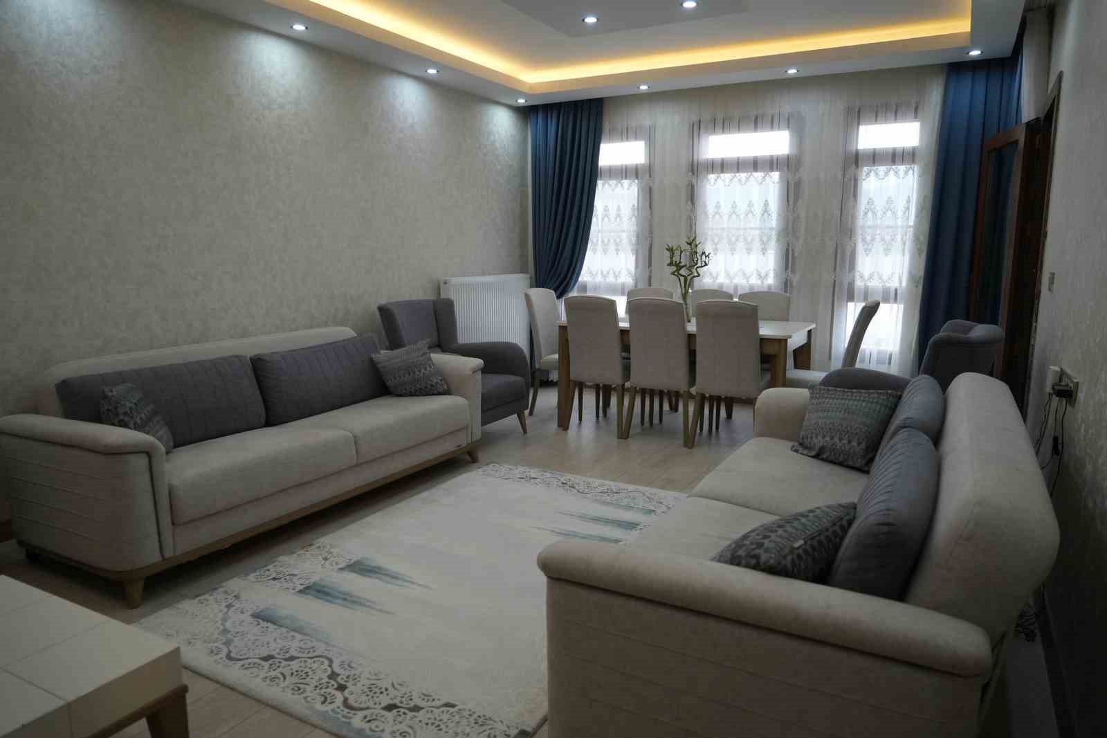 İslahiyeli depremzedeler: "Devlet-millet el ele ayağa kalktık"
