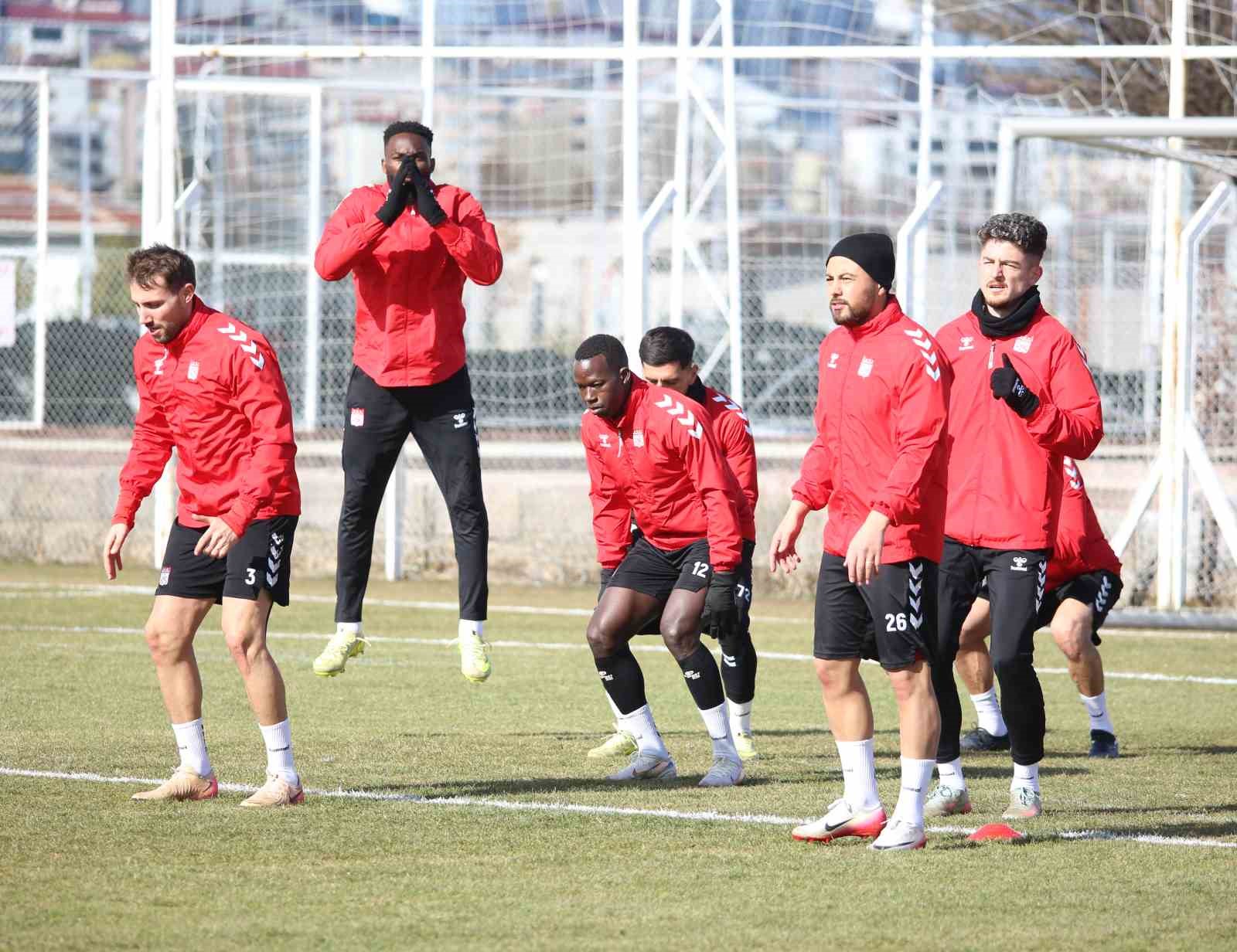 İsmet Taşdemir: "Hedef bu sene zor gibi"
