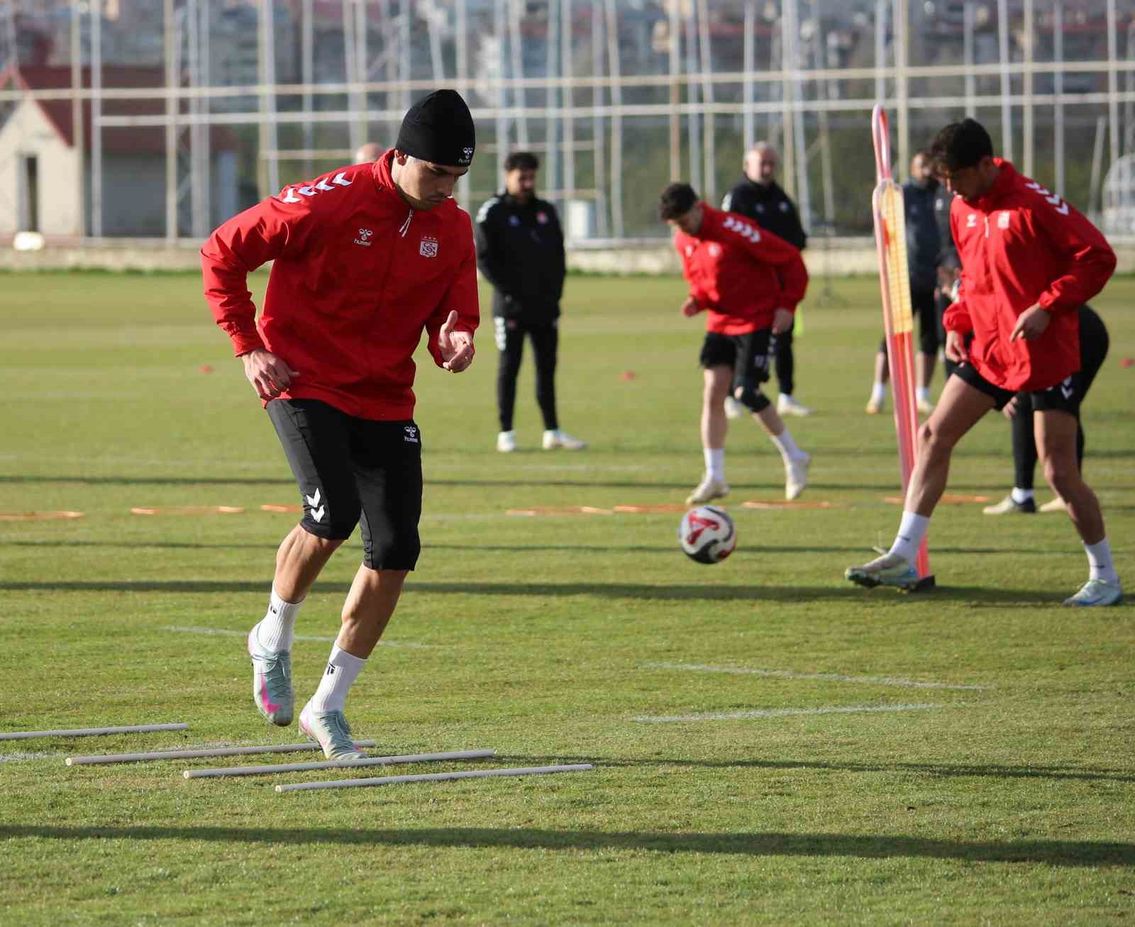 İsmet Taşdemir: "Play-off’a girebiliriz"
