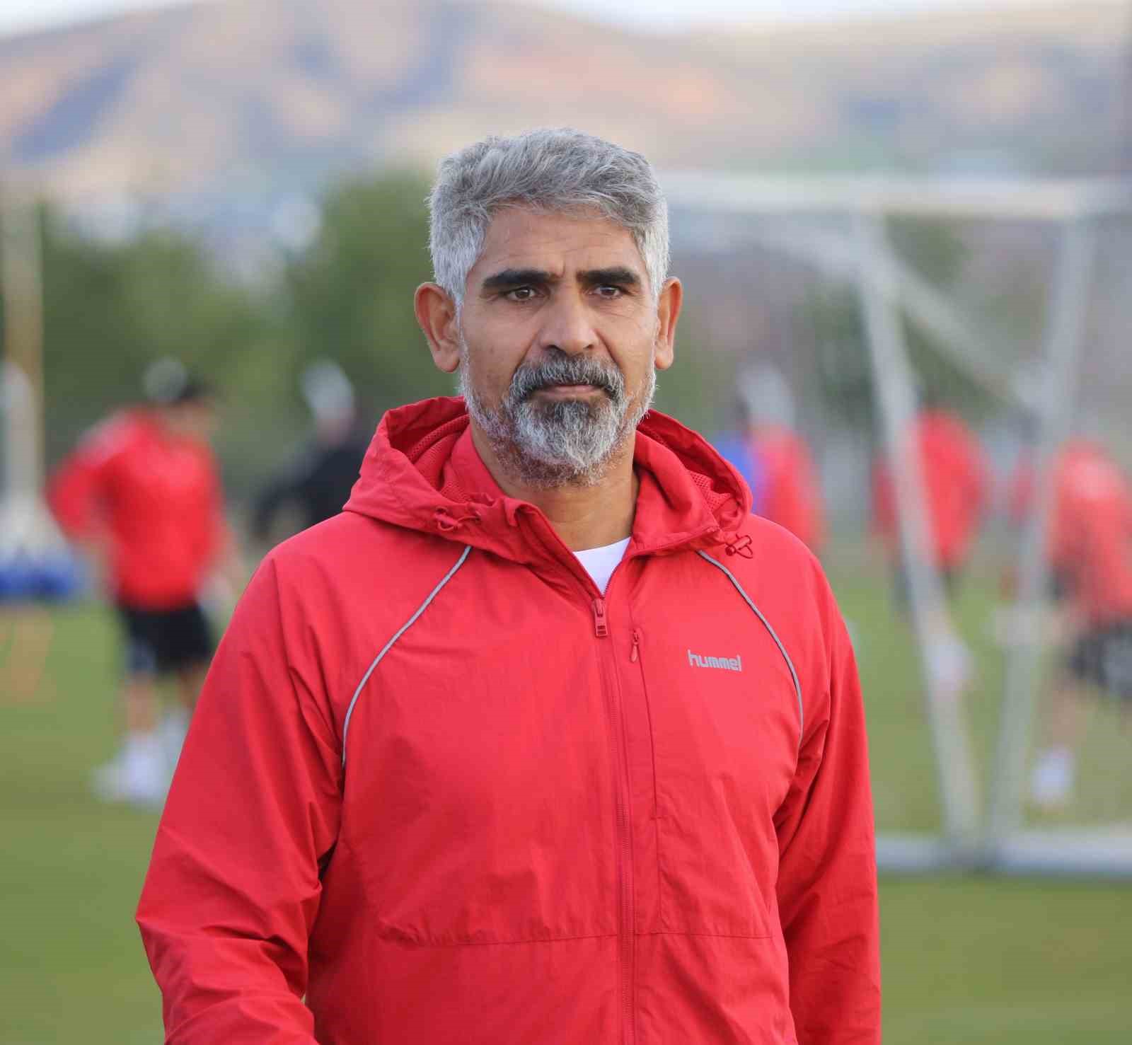 İsmet Taşdemir’in aklı play-off’ta
