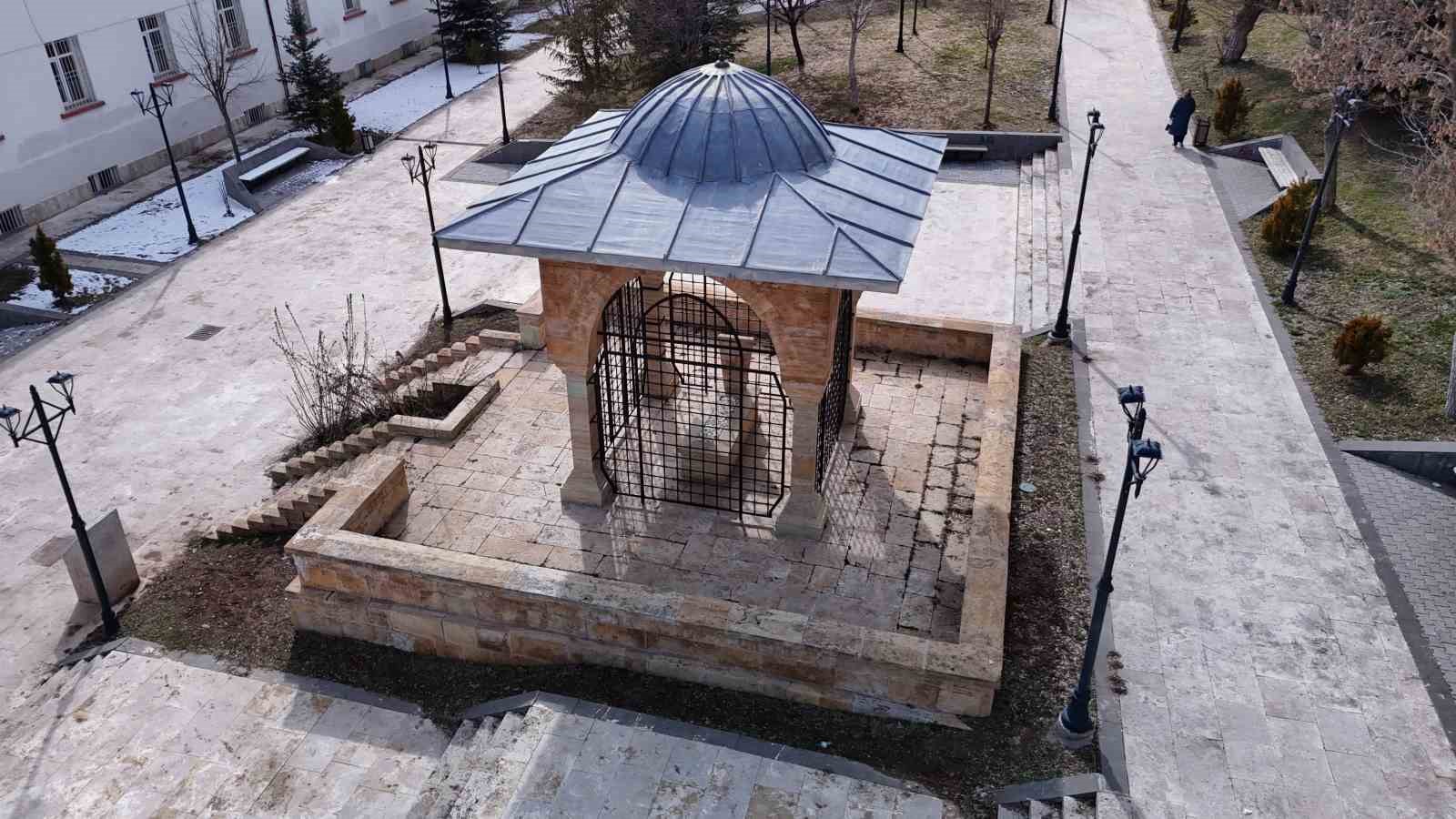 İsmini bilmeyen yok ancak tanışan çok az, Sivaslı bir sultan ve gönül insanı, Kadı Burhanettin
