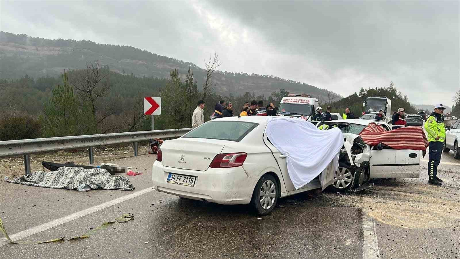 Isparta - Antalya karayolundaki kazalarda son 4 ayda 18 kişi öldü 19 kişi yaralandı
