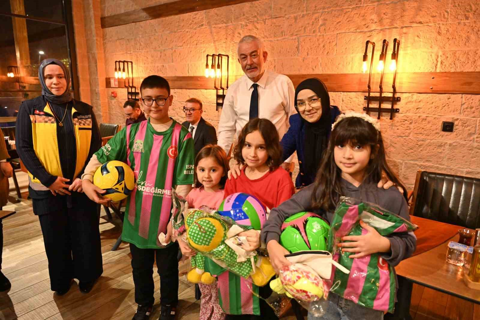 Isparta Belediyesi personel buluşmalarının final programı
Isparta Belediyesi personel buluşmalarının final programı