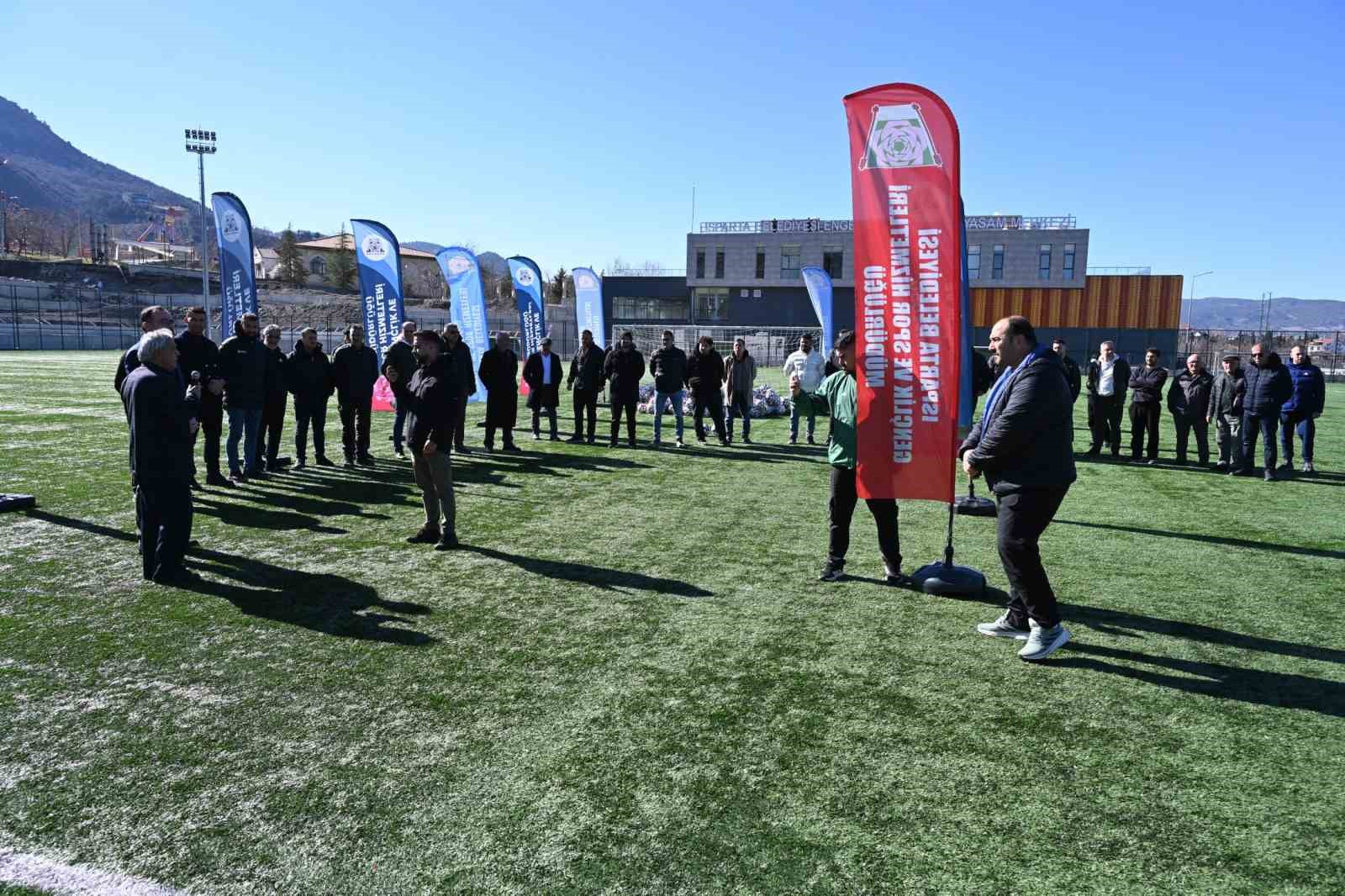 Isparta Belediyesi’nden amatör spor kulüplerine destek
Isparta Belediyesi’nden amatör spor kulüplerine destek