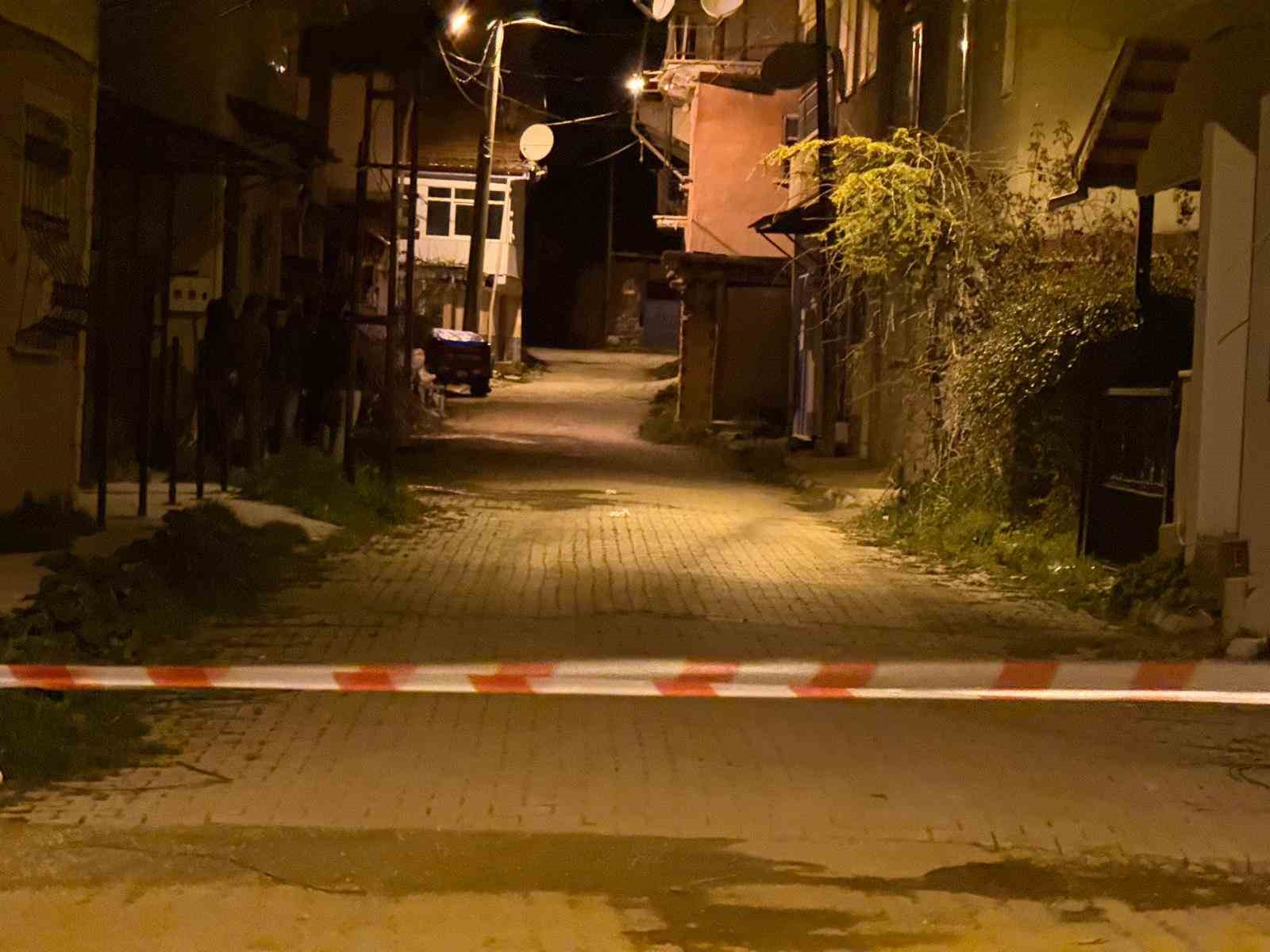 Isparta’da 3 evi kundaklayıp başka bir eve giren yaşlı adam 10 saatte ikna edildi

