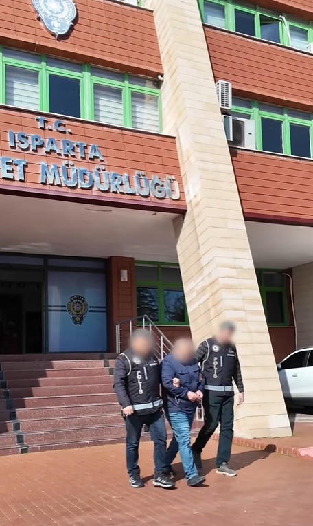 Isparta’da dolandırıcılık hükümlüsü yakalandı
