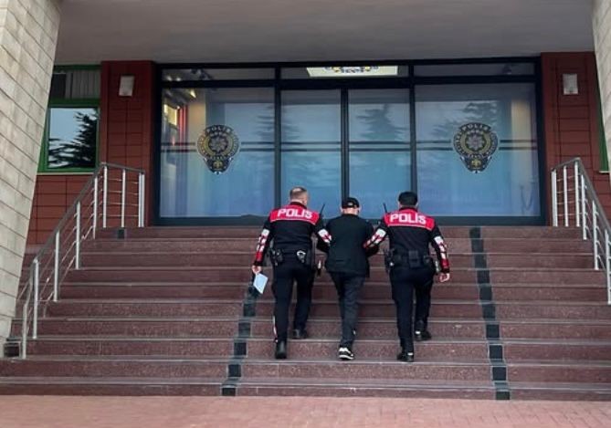 Isparta’da firari hükümlü üzerindeki uyuşturucuyla yakalandı
