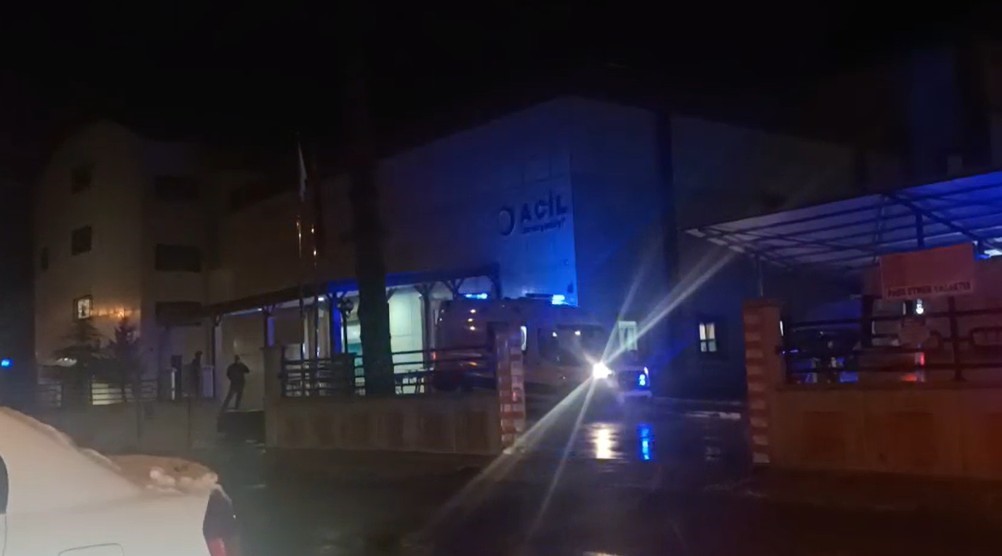 Isparta’da iki otomobil çarpıştı: 3 yaralı
