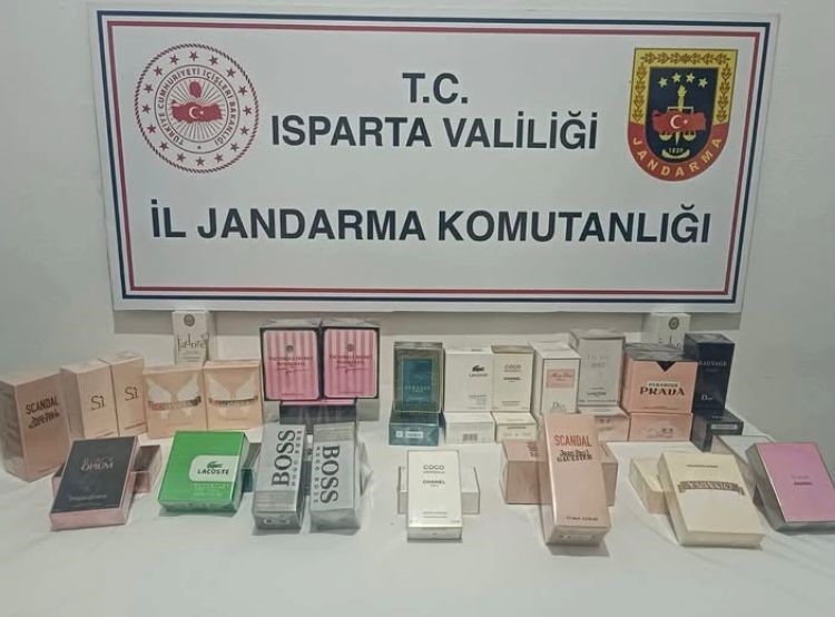 Isparta’da kaçak içki ve parfüm operasyonu: 4 şüpheliye adli işlem
