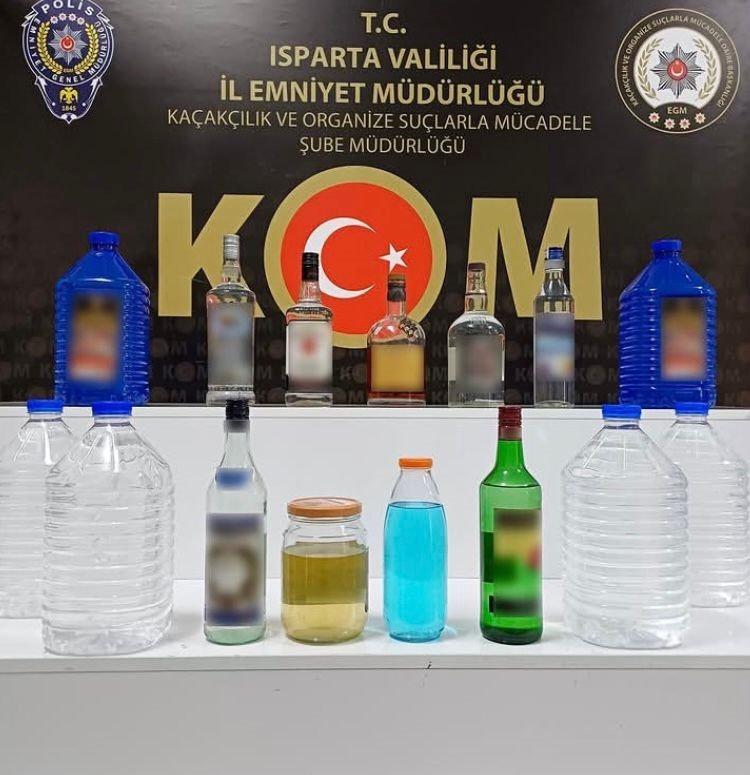 Isparta’da kaçakçılık operasyonu: Alkol ve kaçak tıbbi malzemeler ele geçirildi
