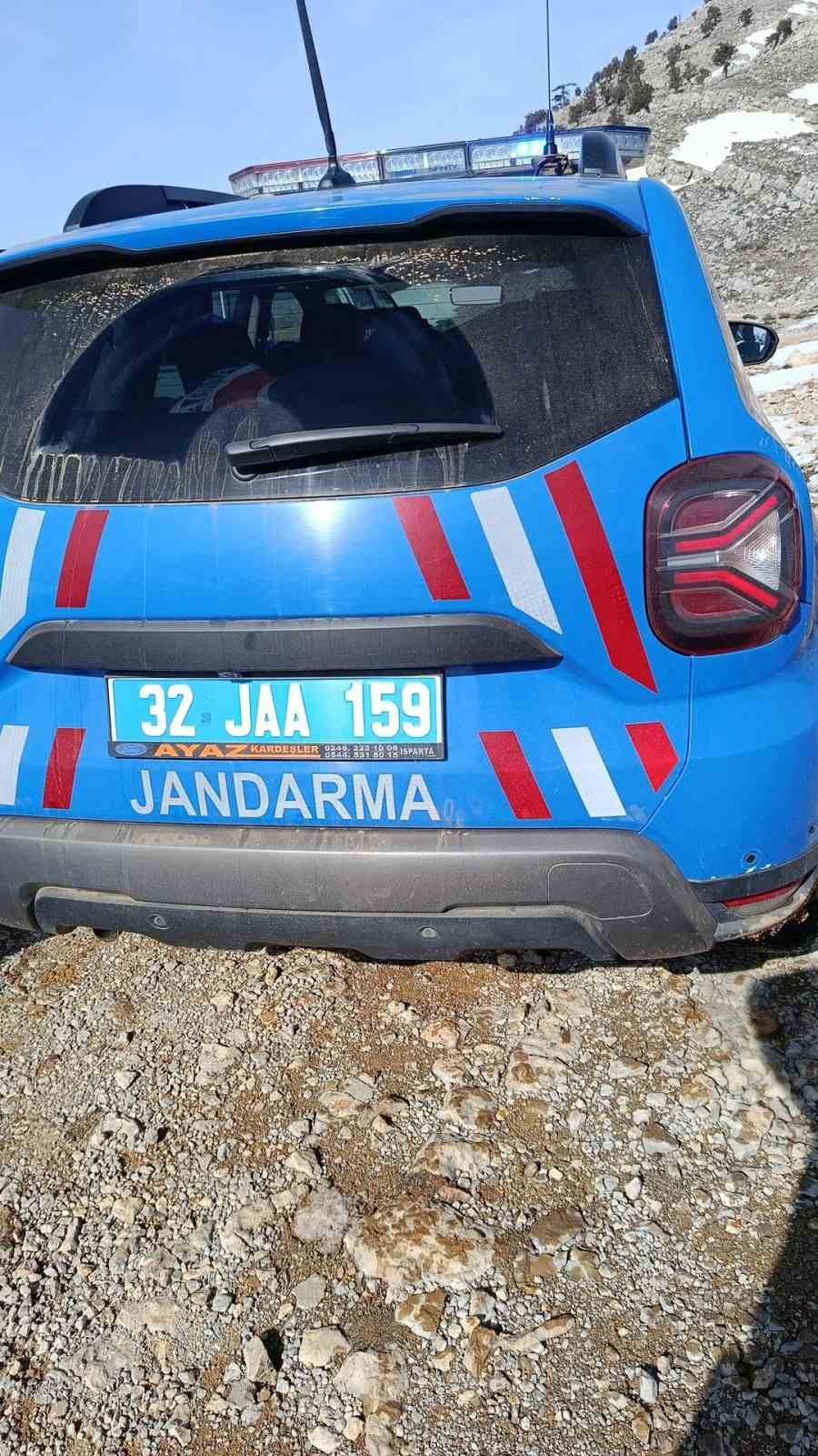 Isparta’da karla kaplı yaylada mahsur kalan 2 kişi kurtarıldı
