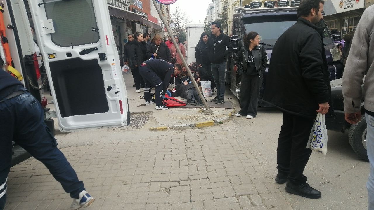 Isparta’da kontrolden çıkan otomobil yayaya çarptı: 1 yaralı
