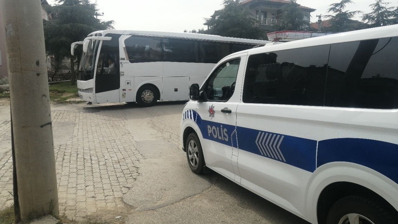 Isparta’da otomobil ile tur otobüsü çarpıştı: 1 yaralı
