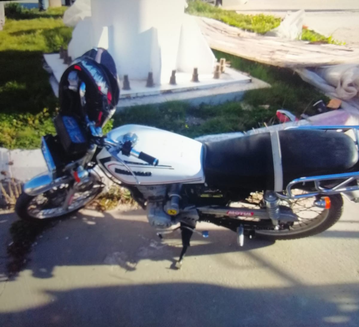 Isparta’da sürücüsünün kontrolünden çıkan motosiklet yola savruldu: 1 yaralı
