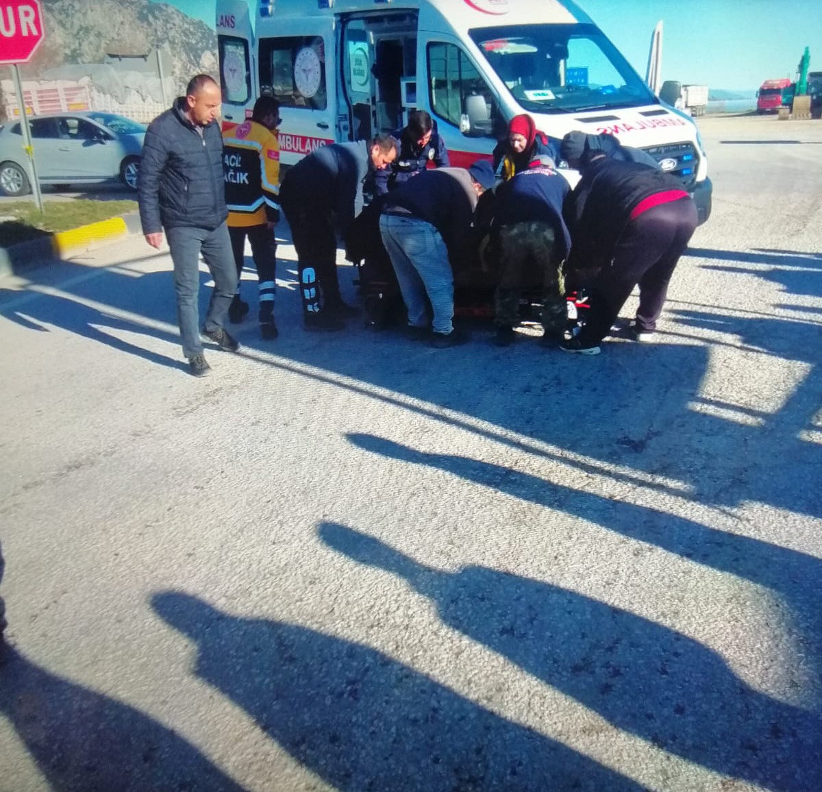 Isparta’da sürücüsünün kontrolünden çıkan motosiklet yola savruldu: 1 yaralı

