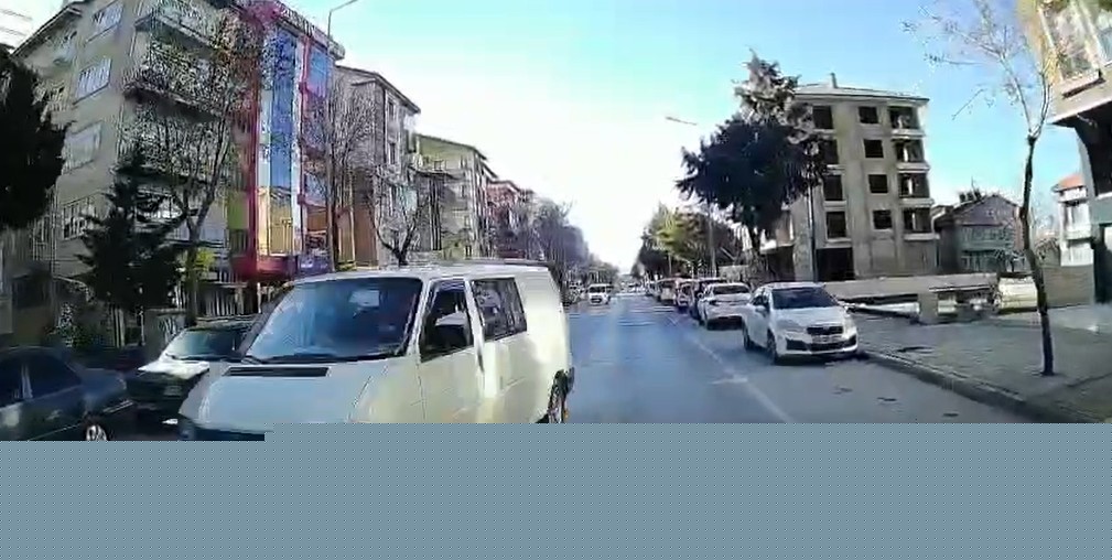 Isparta’da tehlikeli sollama kamerada: Kazadan kıl payı kurtuldu
