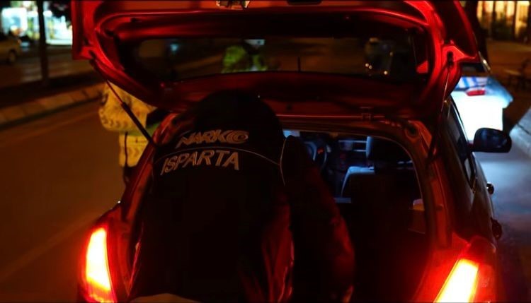 Isparta’da uyuşturucu operasyonu
Isparta’da uyuşturucu operasyonu