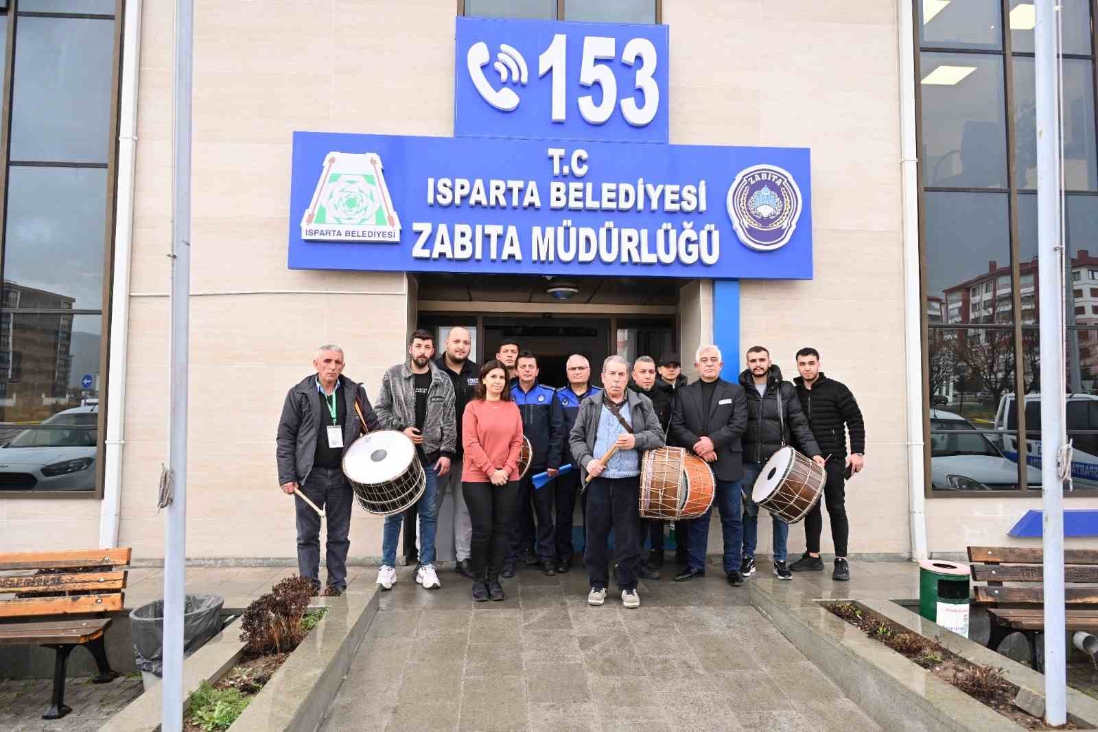 Ispartalıları 45 mahallede 70 davulcu sahura kaldıracak
