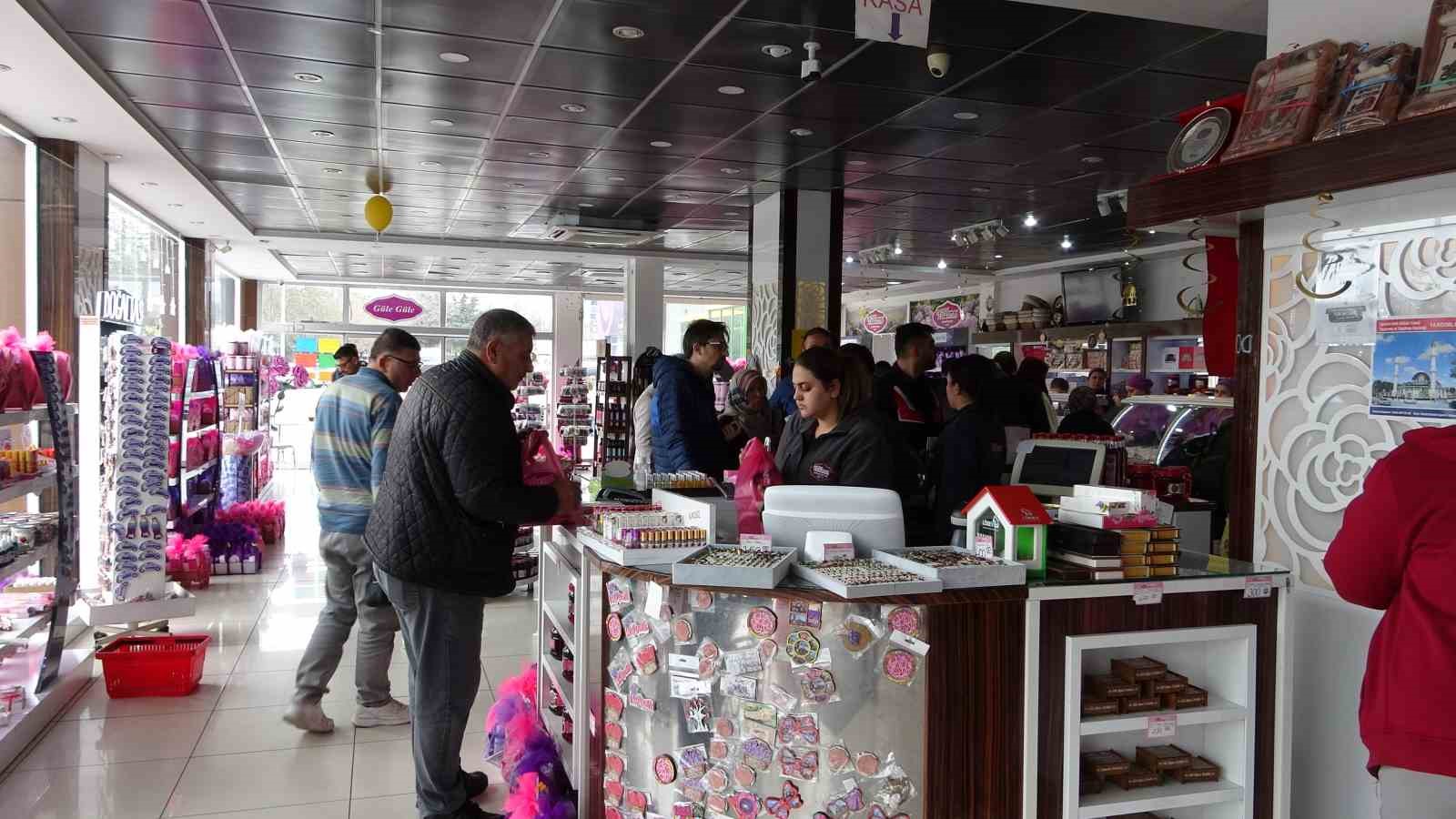 Isparta’nın gül lokumuna bayram öncesi yoğun talep
