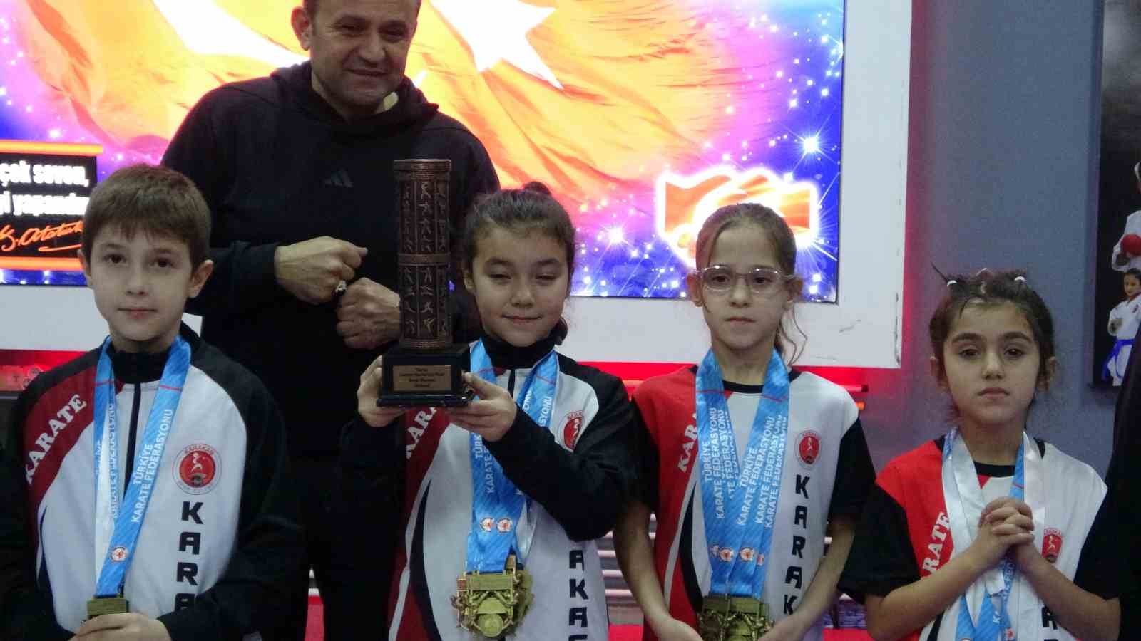 Isparta’nın minik karatecileri Spor Toto Yıldızlar Ligi’ne damga vurdu
