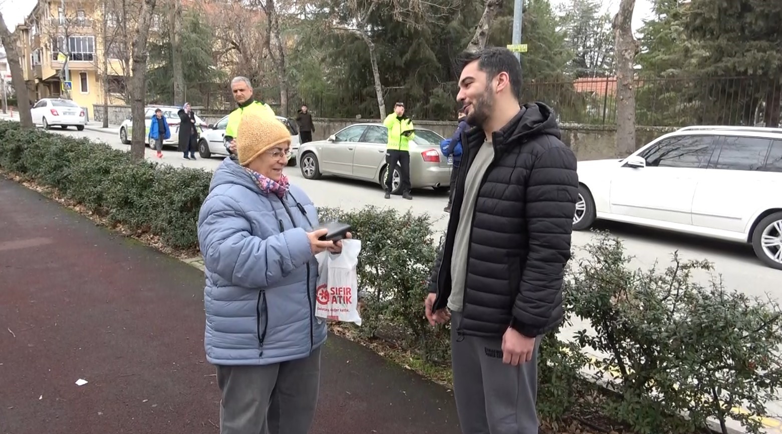 Isparta’ya gezmeye geldi bulduğu cüzdanla insanlık dersi verdi
