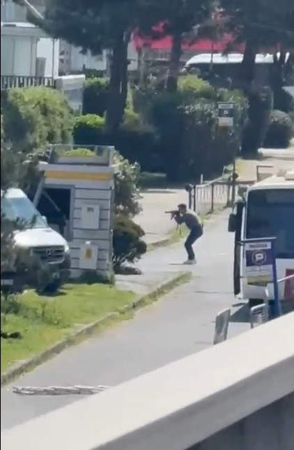 İsrail Konsolosluğu yakınından silah sesleri yükseldi: 3 kişi etkisiz hale getirildi
