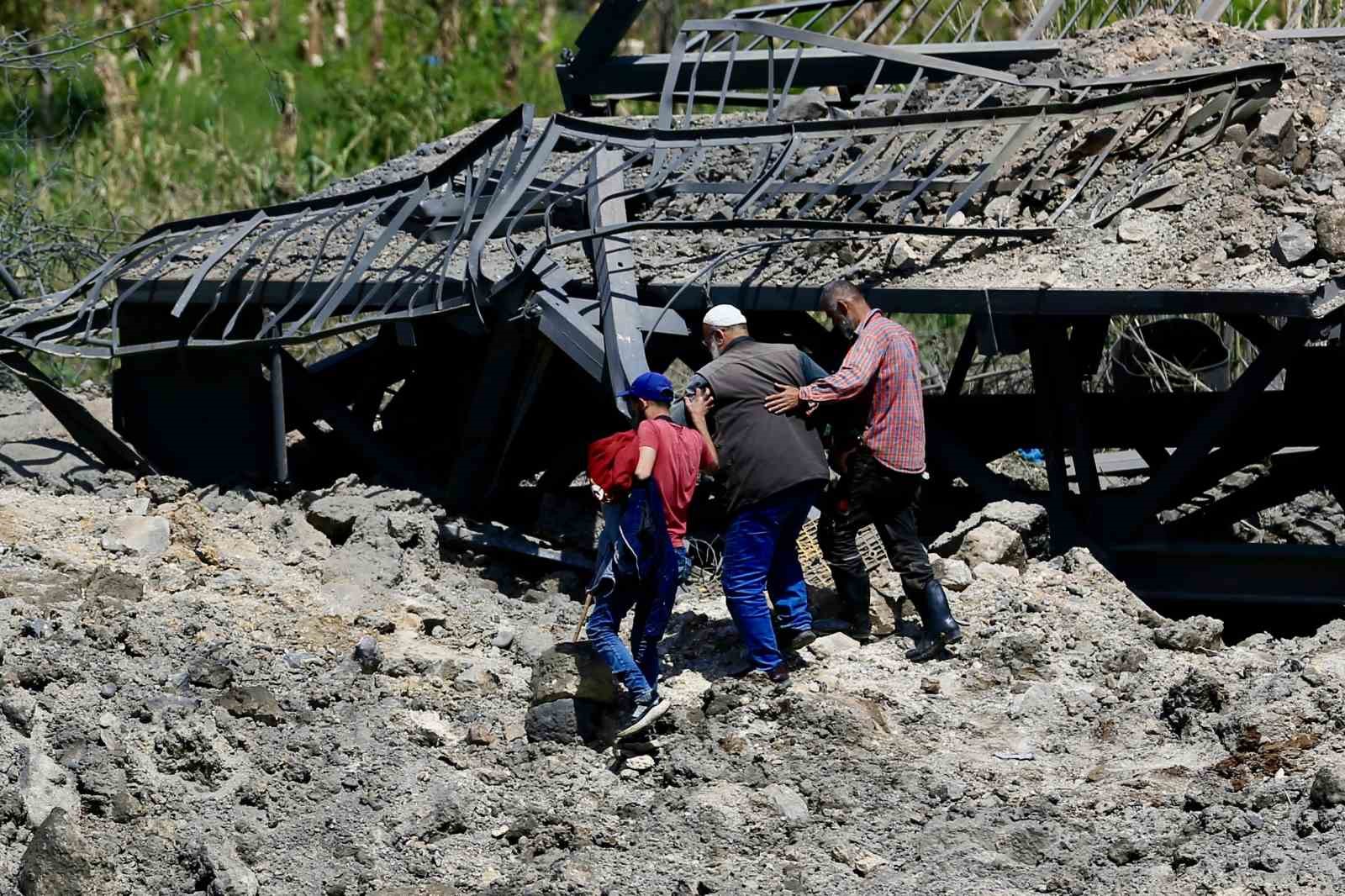 İsrail, Lübnan’ın güneyi ile bağlantıyı sağlayan son köprüyü vurdu
