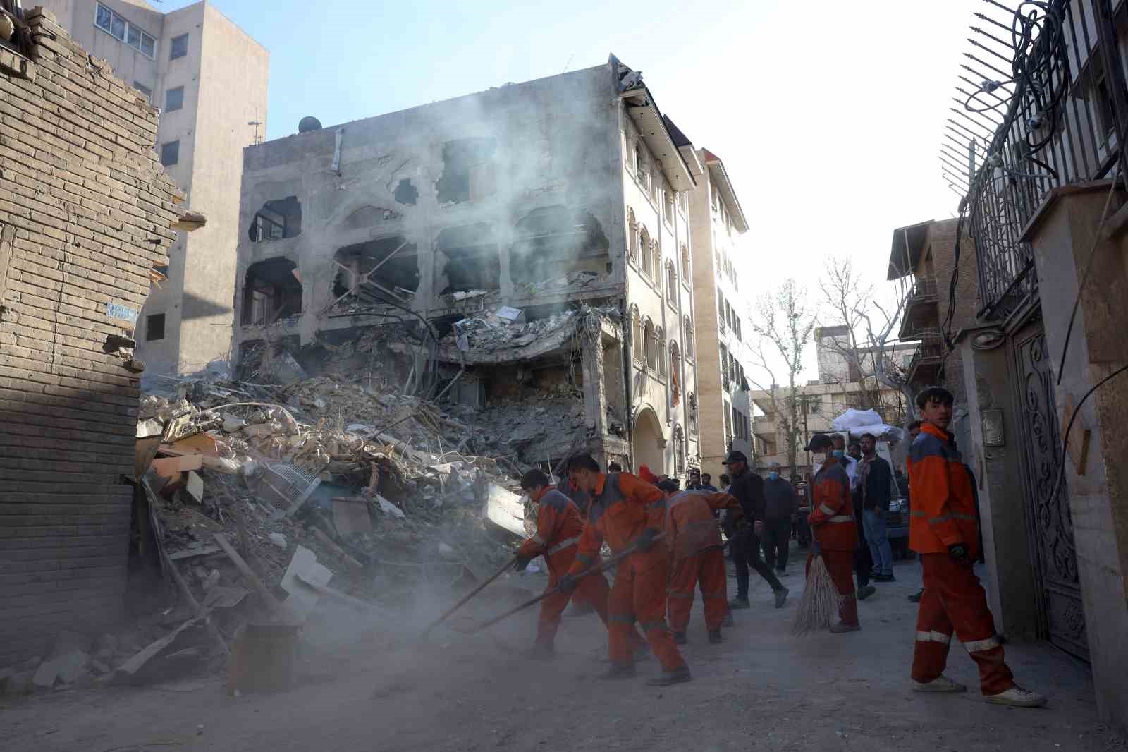 İsrail’in Tahran saldırısında bir sinagogda geniş kapsamlı hasar oluştu
