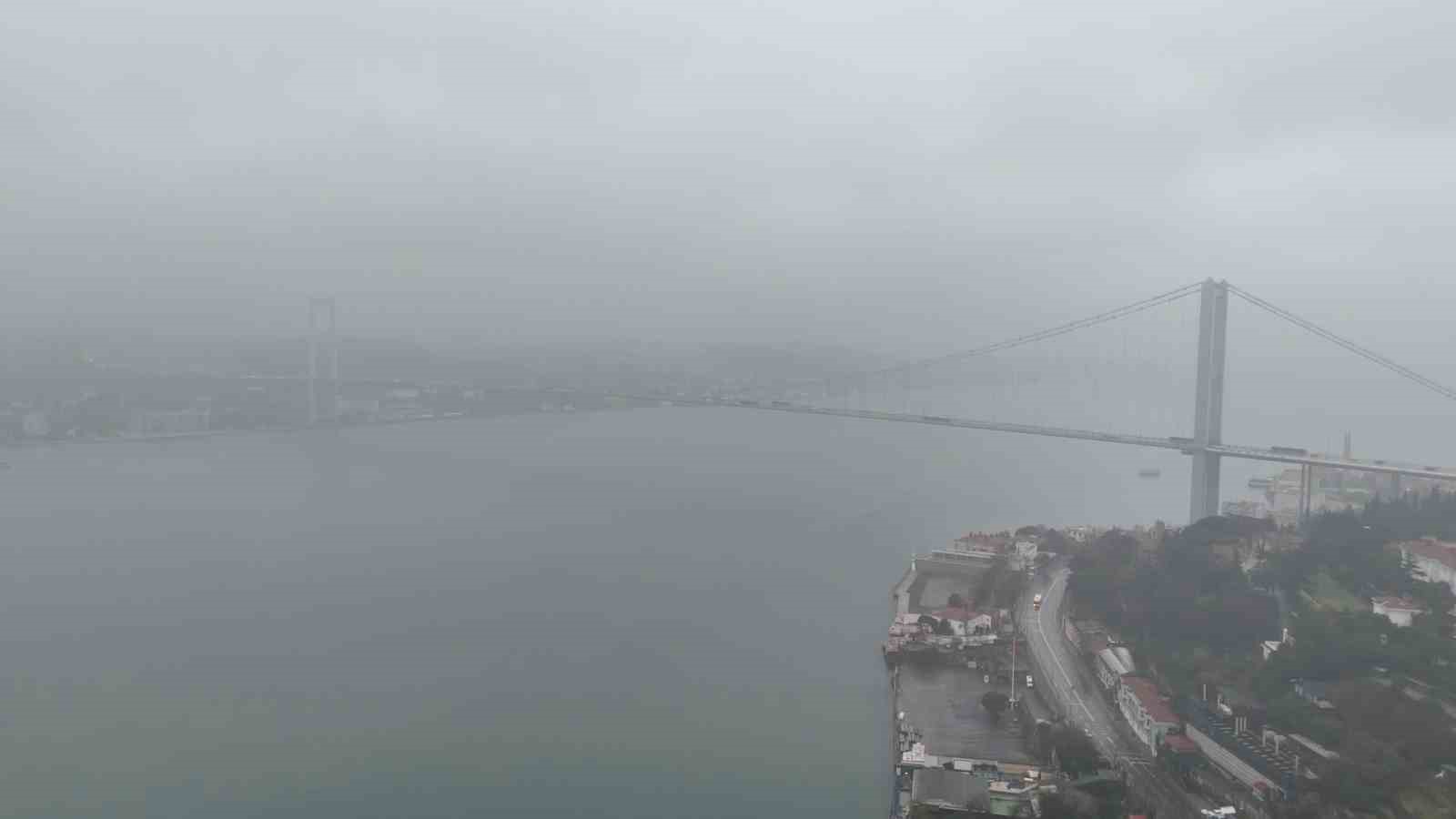 İstanbul bayram sabahına sisle uyandı
